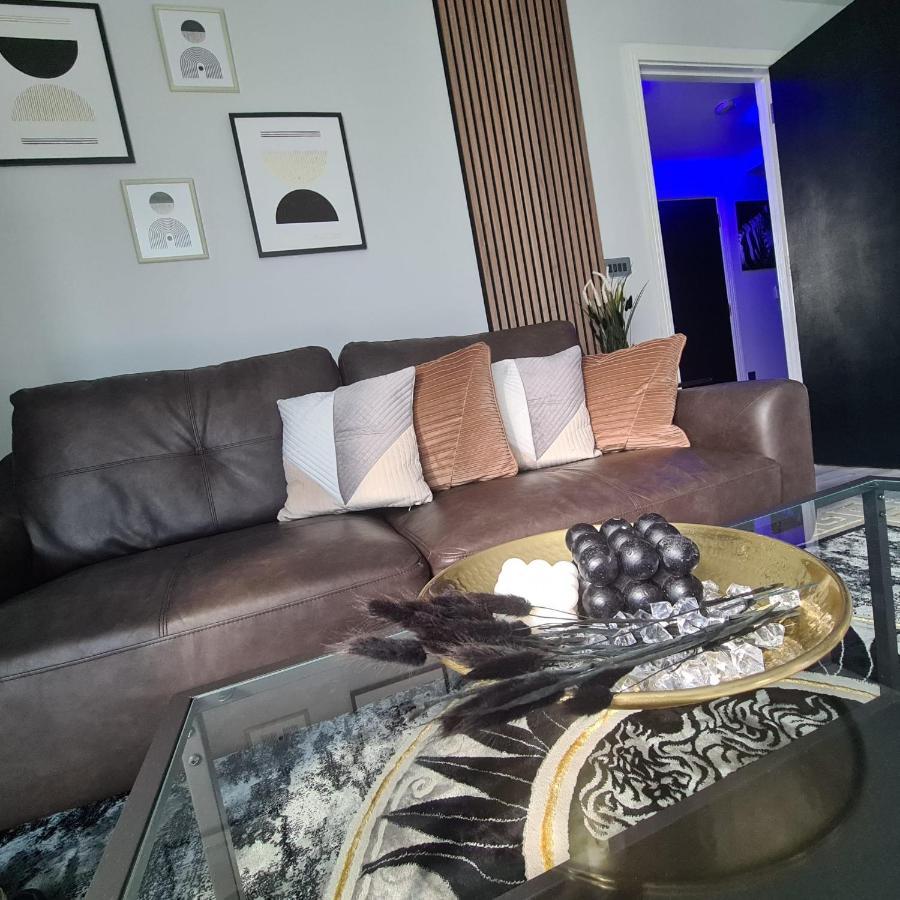 Luxury 9Ine Penthouse With Garden & Jacuzzi Apartment Birmingham Luaran gambar