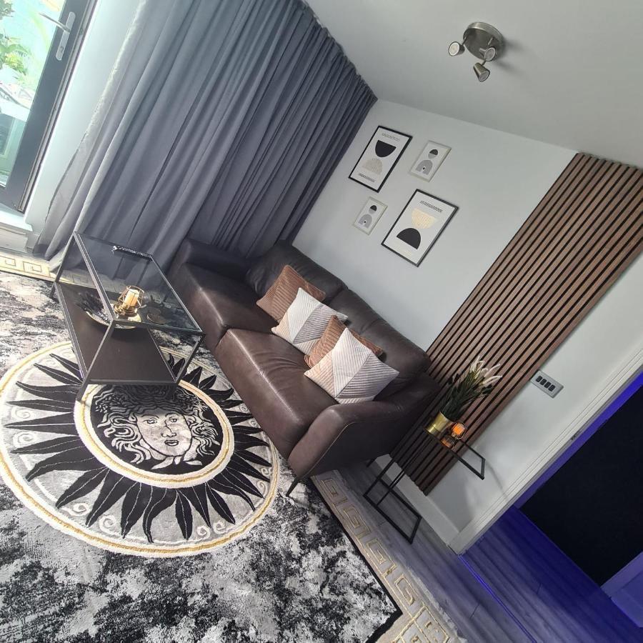Luxury 9Ine Penthouse With Garden & Jacuzzi Apartment Birmingham Luaran gambar