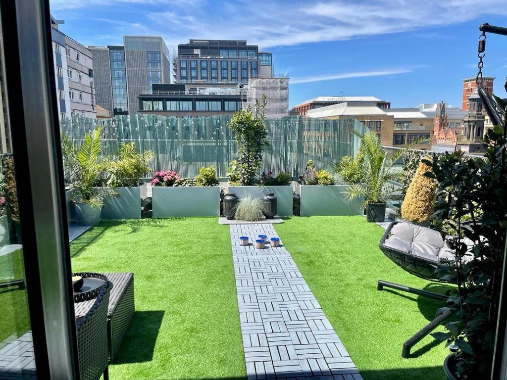 Luxury 9Ine Penthouse With Garden & Jacuzzi Apartment Birmingham Luaran gambar